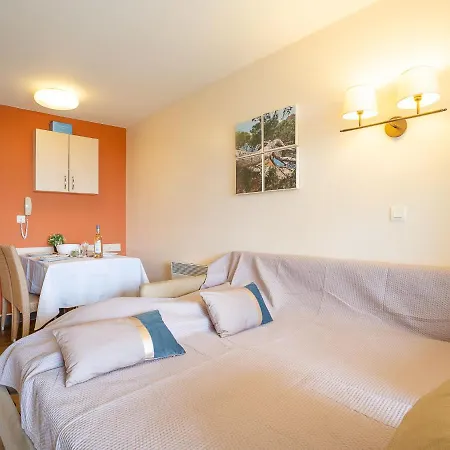 Le Village - E1 121 By Interhome Lägenhet Saint-Raphaël