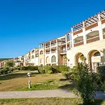 Le Village - E1 121 By Interhome *