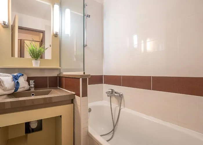 Apartmán Le Village - E1 121 By Interhome Saint-Raphaël