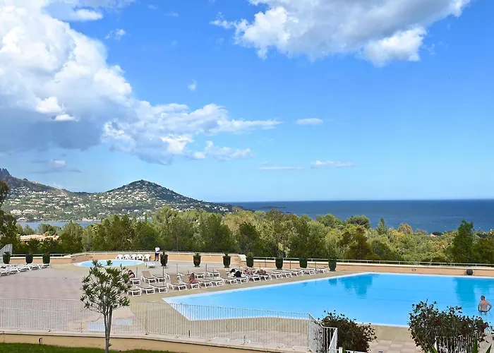 Le Village - E1 121 By Interhome Saint-Raphaël